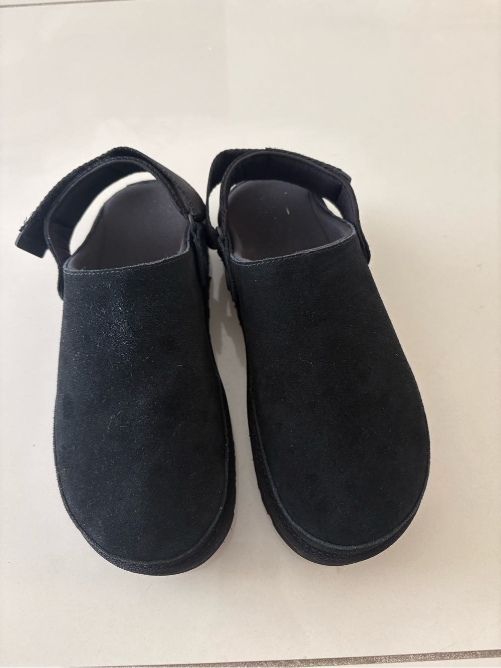 UGG Clogs - Picture 3 of 9